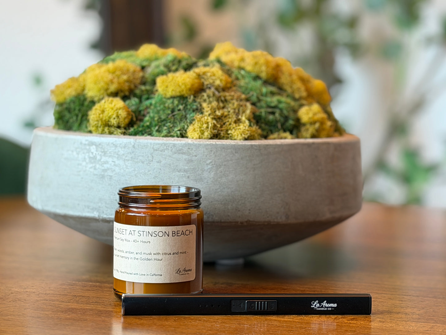 La Aroma Signature Rechargable Lighter